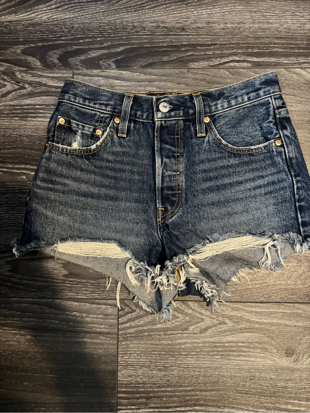 Levi’s 501 denim shorts size 25